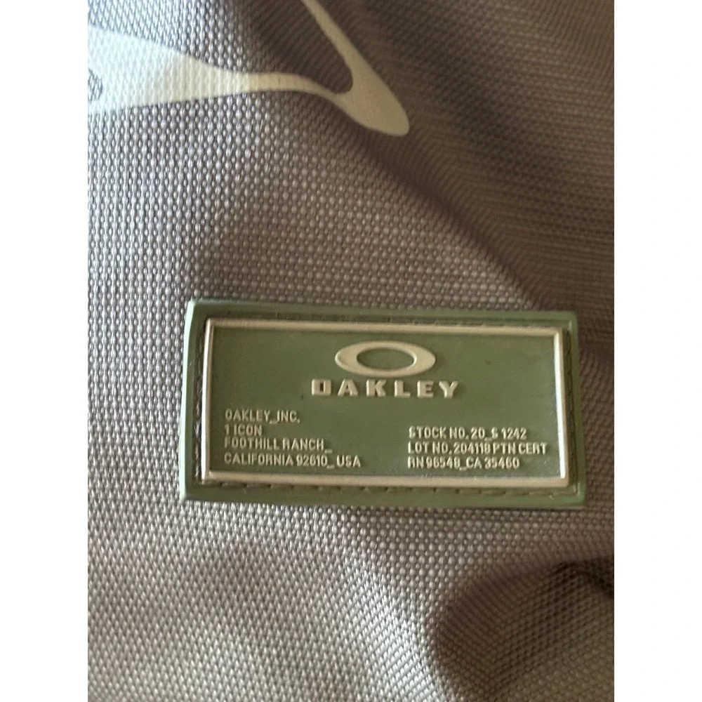Oakley metal 30l